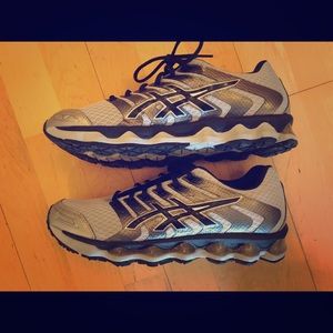 ASICS Gelement Running Shoes - Size 9